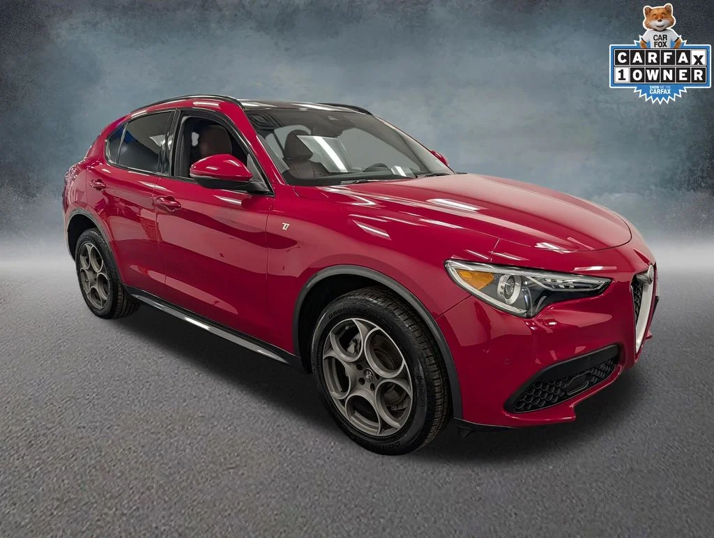 Used 2023  Alfa Romeo Ti image 3