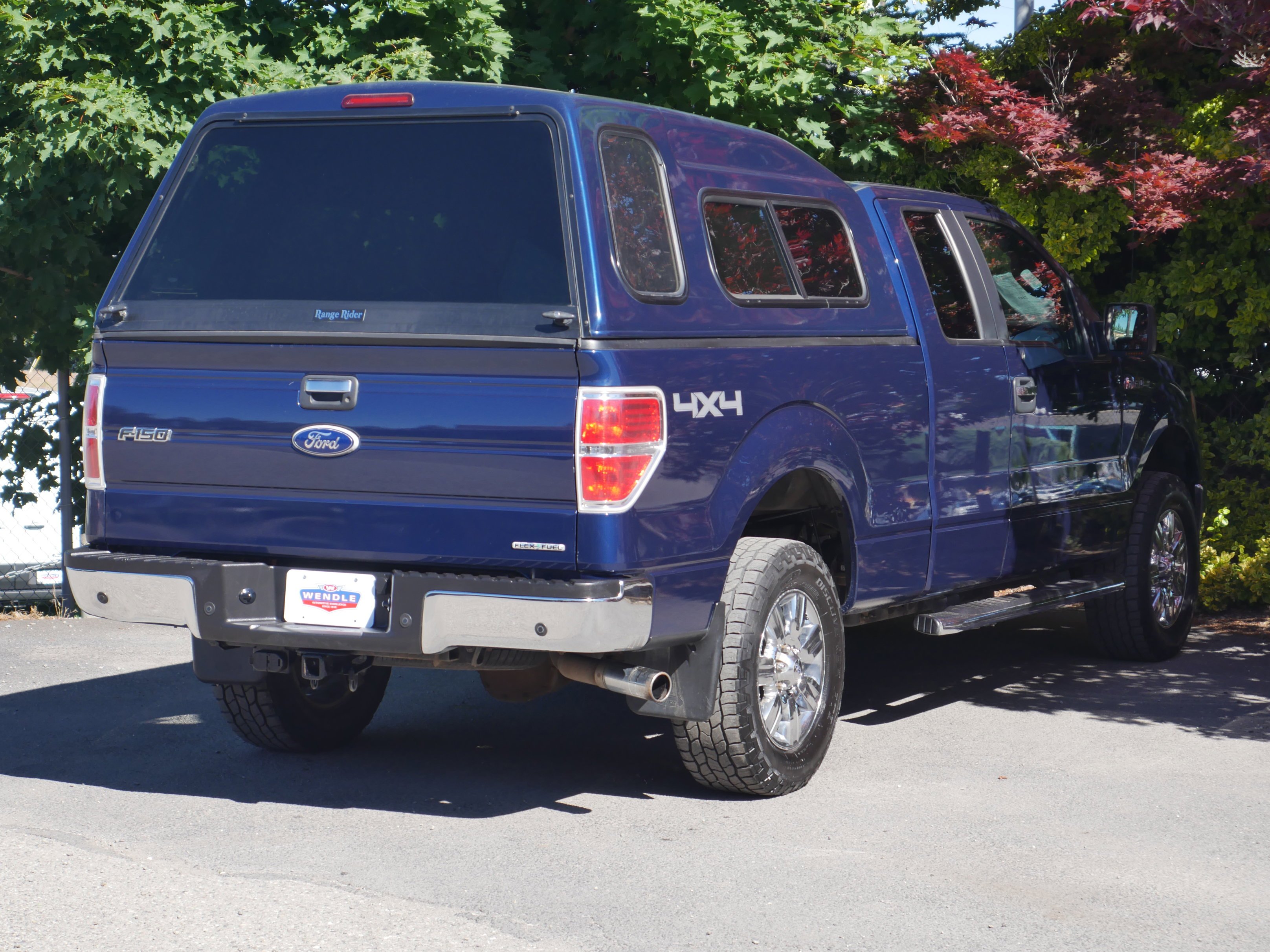 Used 2011 Dark Blue Pearl Metallic Ford XLT image 22
