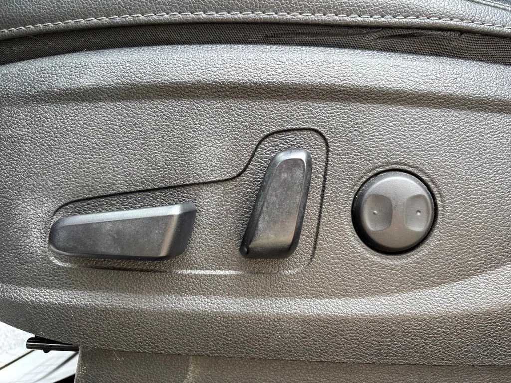 Used 2021 Green Kia EX image 18