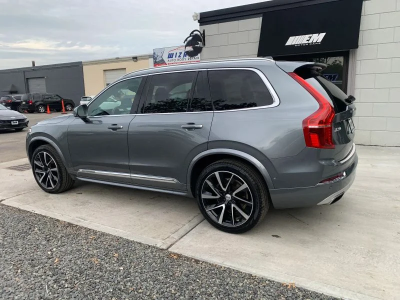 Used 2019 Gray Volvo T6 Inscription Sport Utility 4D image 3