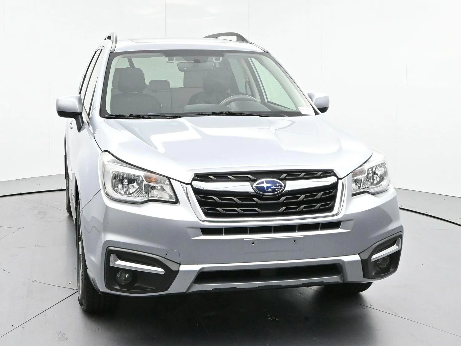 Used 2018 Ice Silver Metallic Subaru Premium image 2