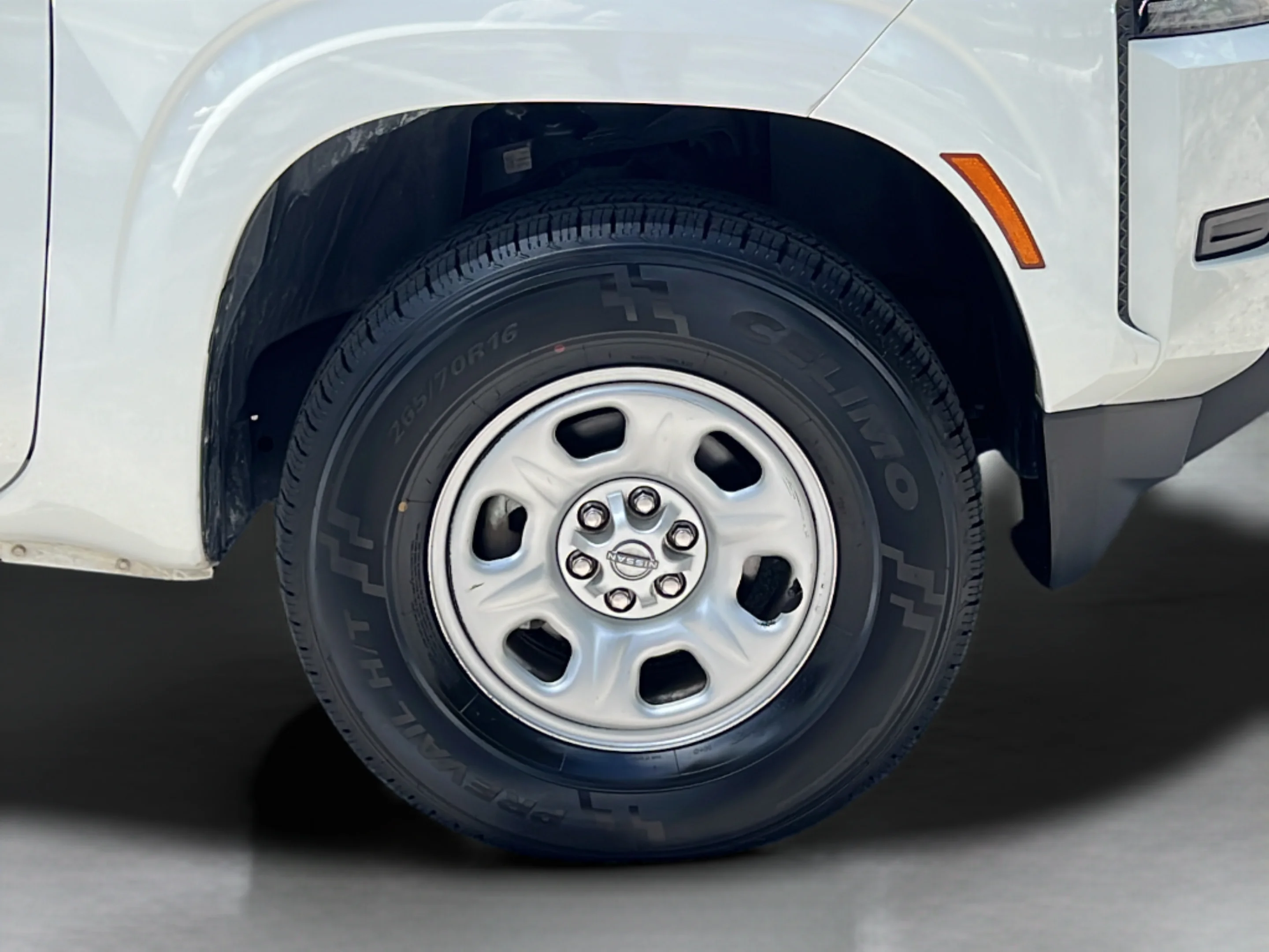 Used 2023 Glacier White Nissan S image 23
