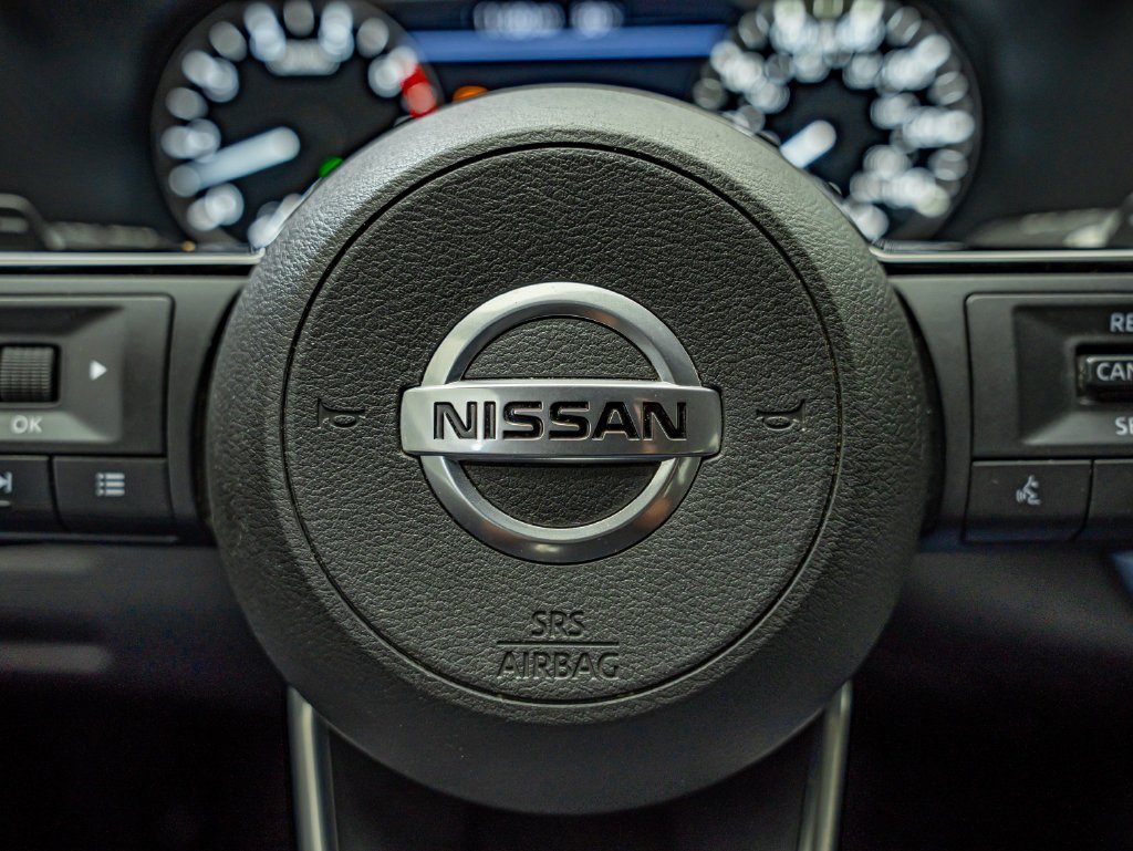 Used 2021 Super Black Nissan SV image 18