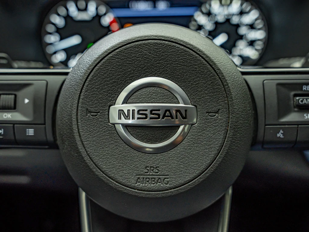 Used 2021 Super Black Nissan SV image 18