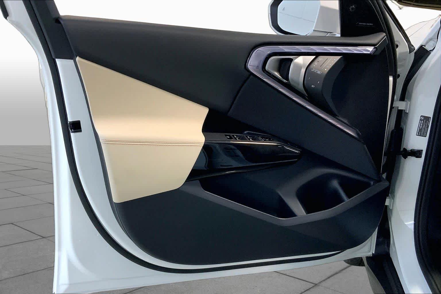 New 2026 Alpine White BMW 30 xDrive image 10