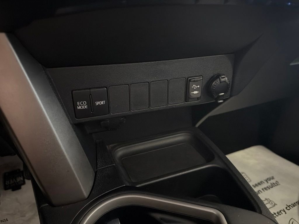 Used 2018 Electric Toyota XLE image 32