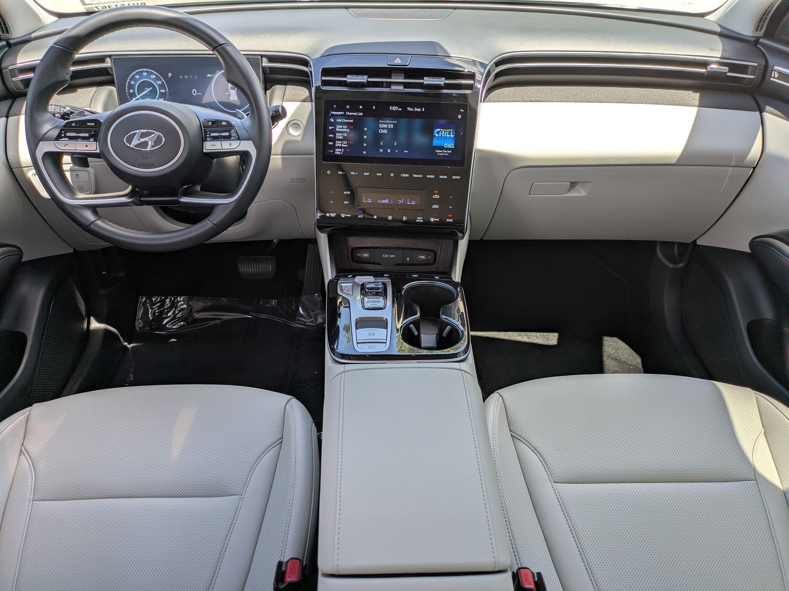 Certified Used 2024 Amazon Gray Hyundai SEL CONVENIENCE image 14