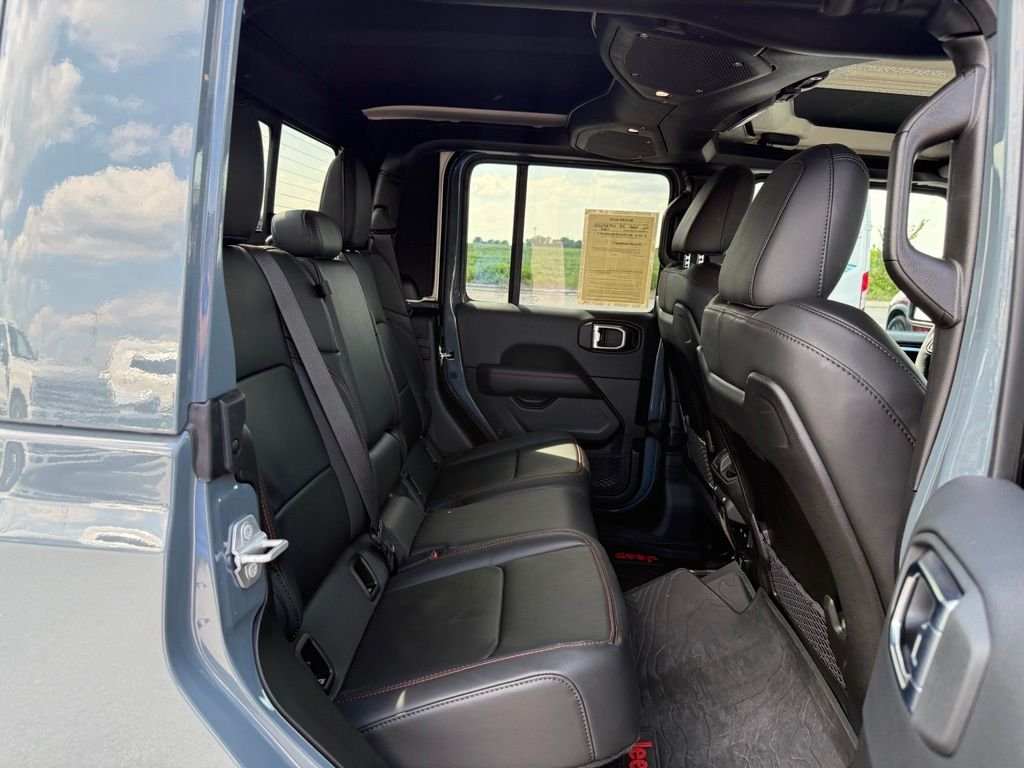Used 2025 Gray Jeep Rubicon image 19