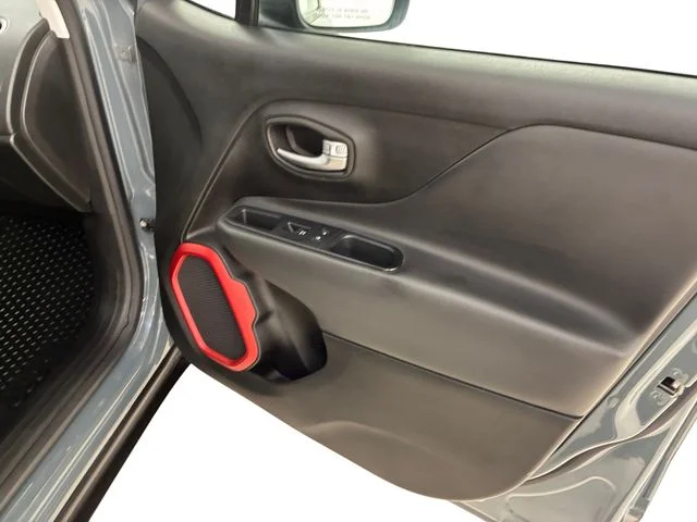 Used 2018 Gray Jeep Trailhawk image 15