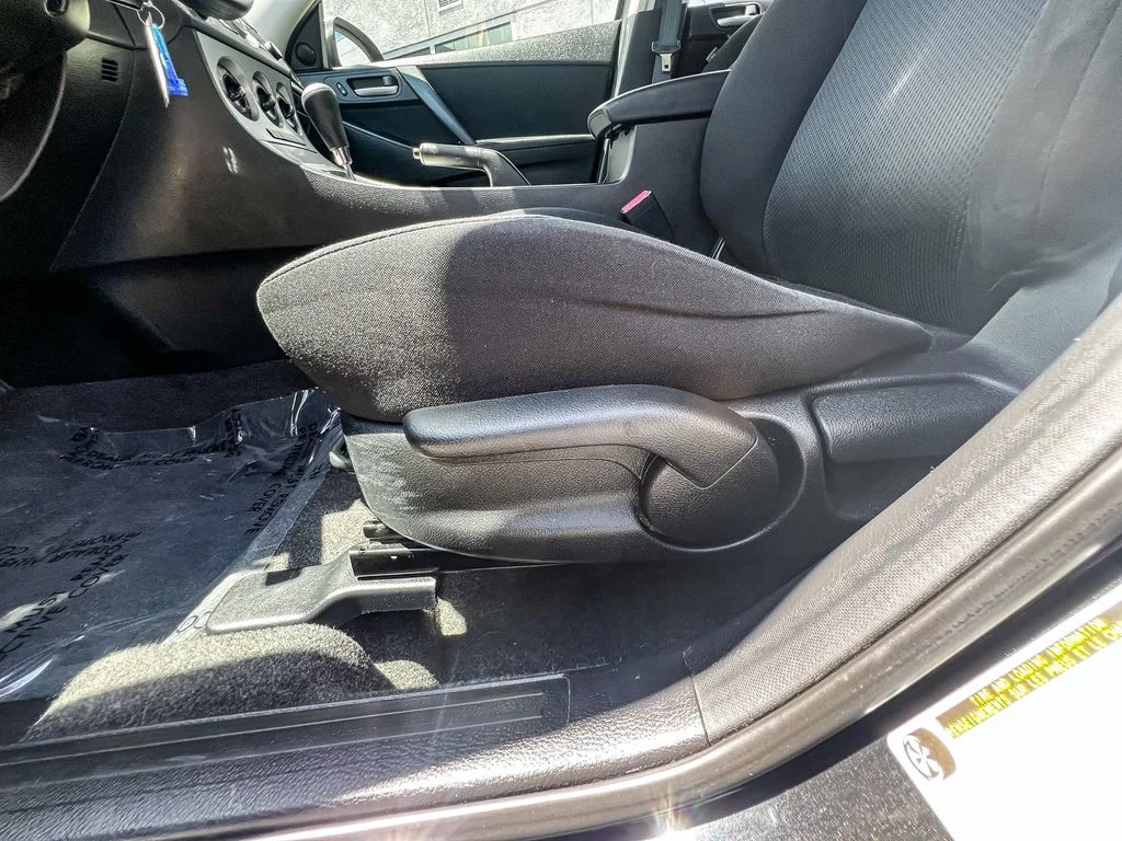 Used 2011 Black Mazda i Touring image 20