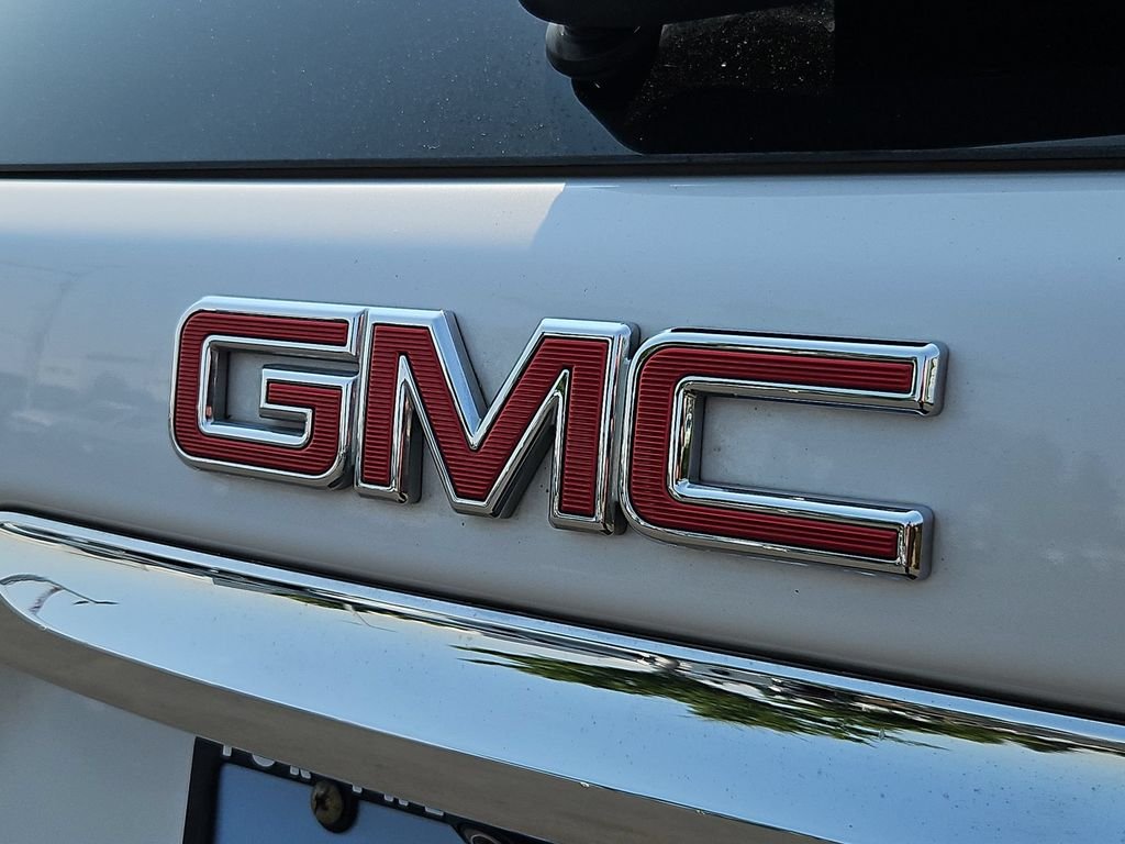 Used 2020 White Frost Tricoat GMC Denali image 25