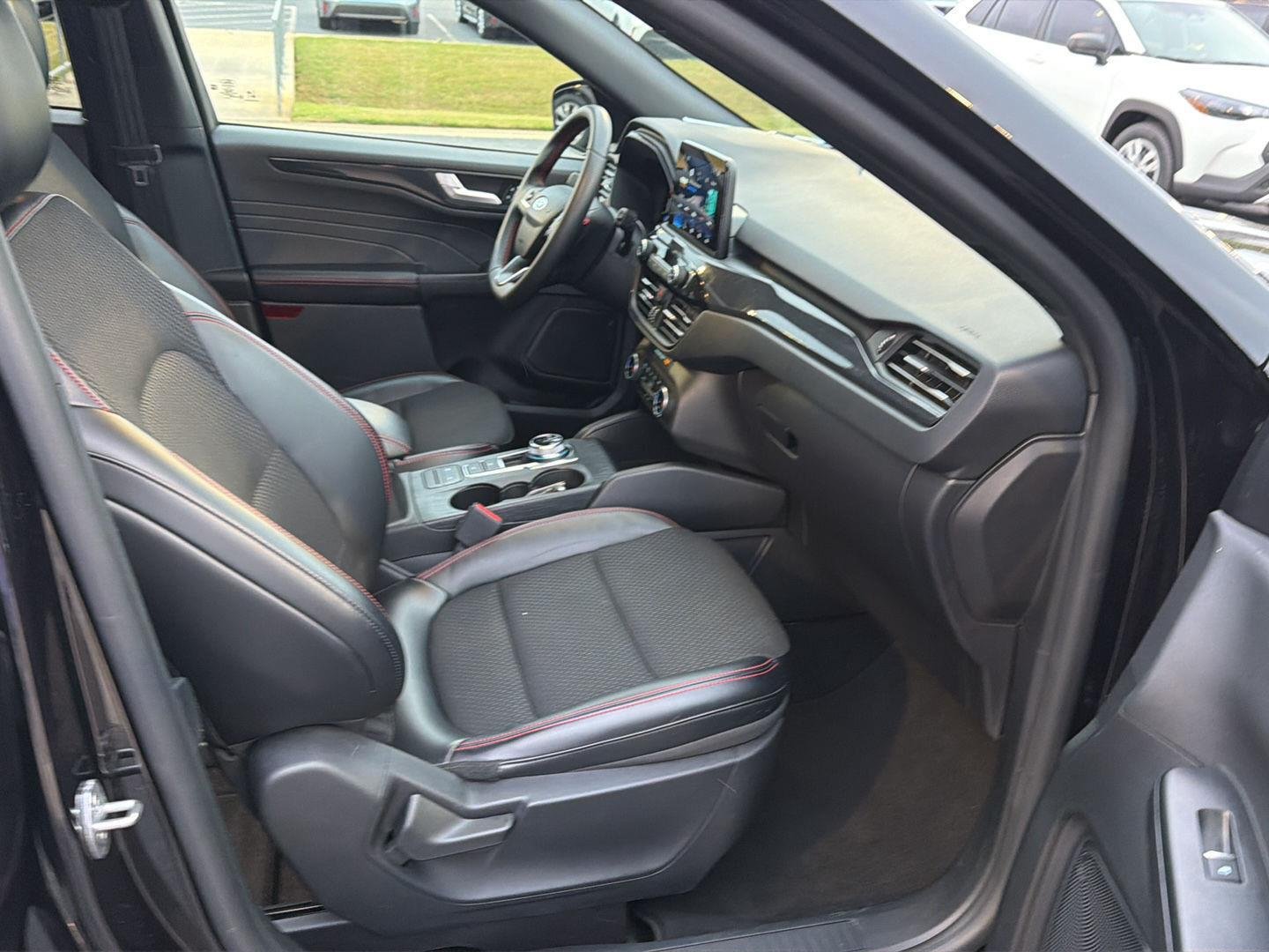 Used 2025 Carbonized Gray Ford ST-Line image 13