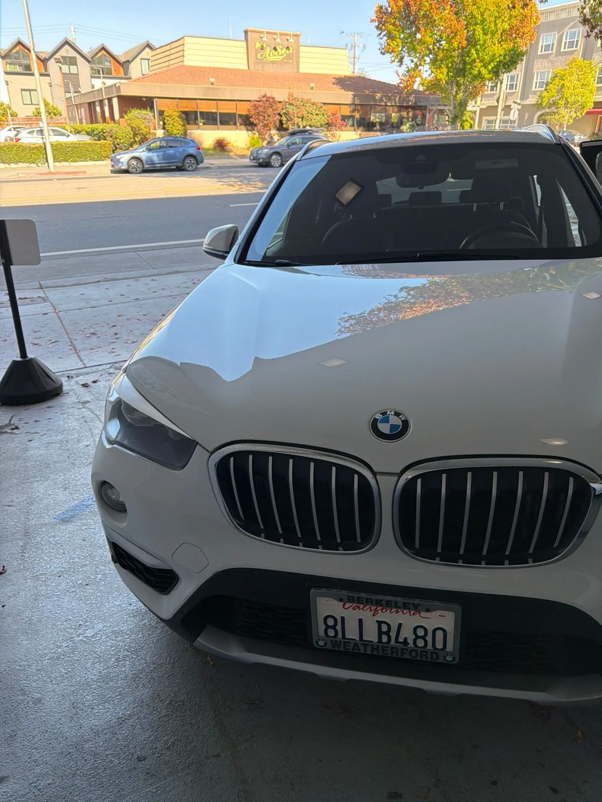 Used 2019 White BMW xDrive28i image 9