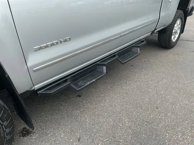 Used 2019 SILVER ICE METALLIC Chevrolet LTZ image 11