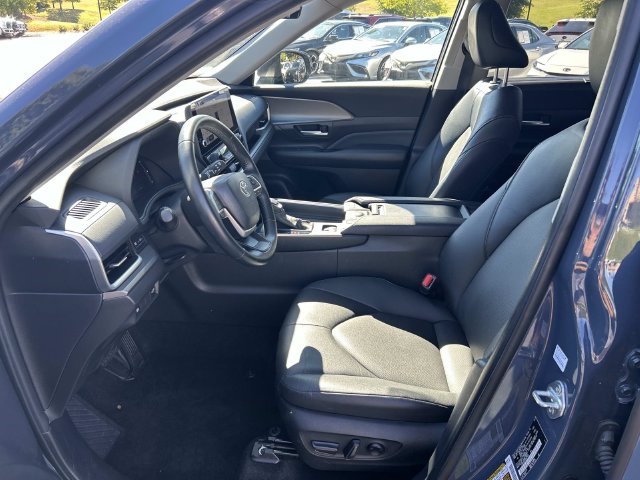 Used 2024 White Toyota XLE image 22
