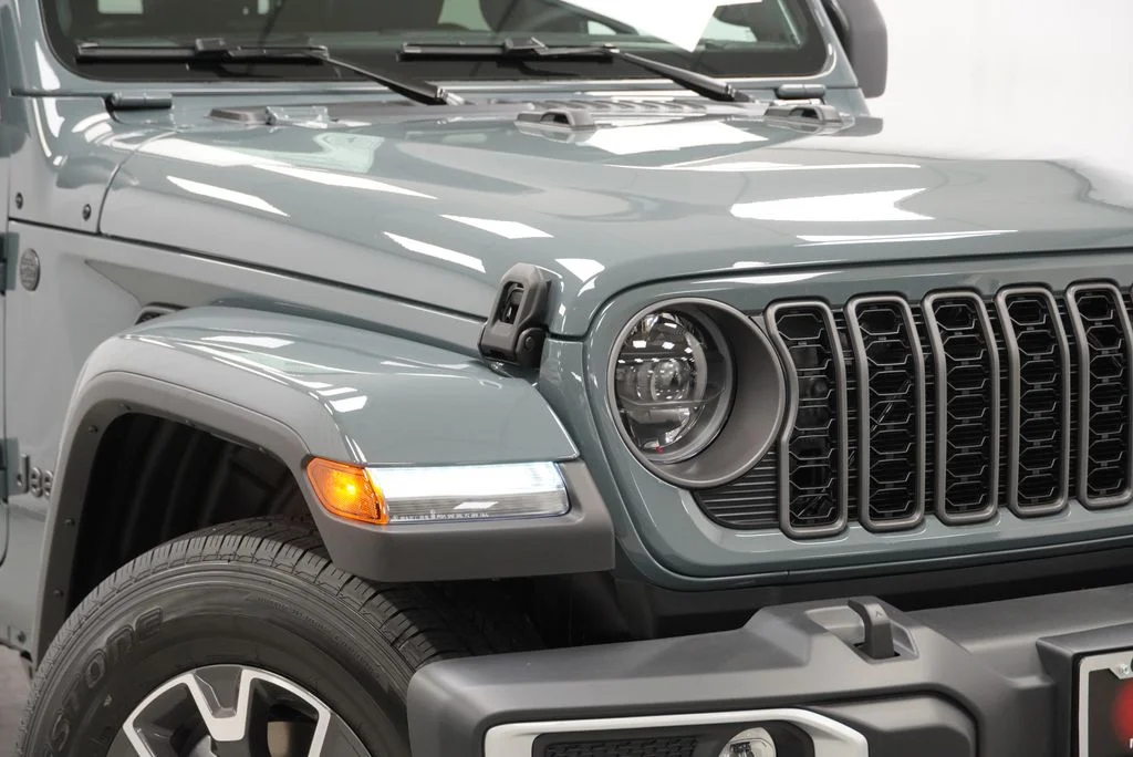 New 2026 Anvil Clear-Coat Exterior Paint Jeep Sahara image 5