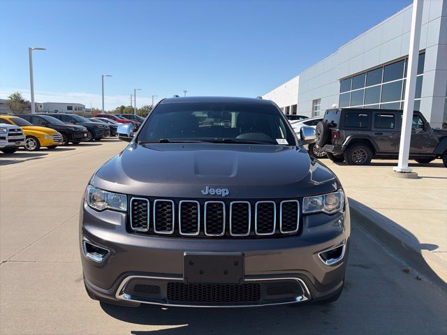 Used 2019 Gray Jeep Limited image 2