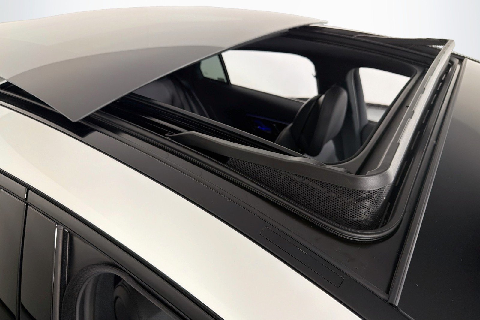 New 2027 Polar White Mercedes-Benz GLC 300 4MATIC® Coupe image 21