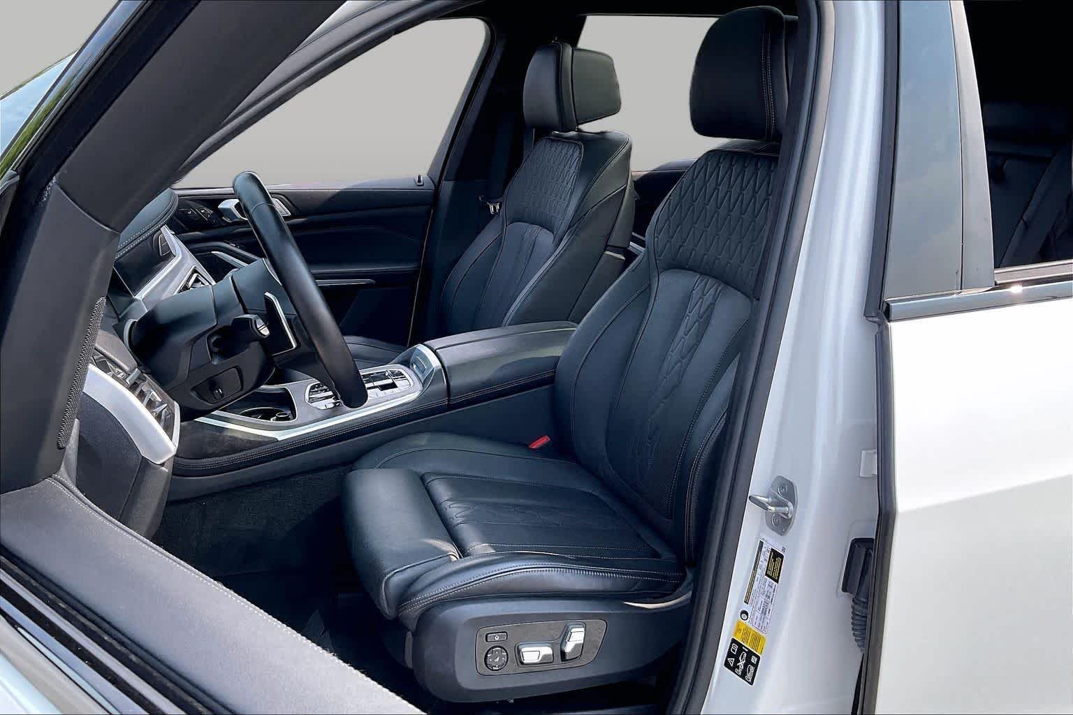 Used 2022 Mineral White Metallic BMW xDrive40i image 7