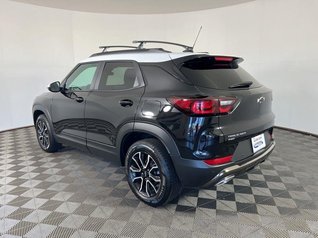 Used 2024 Black Metallic Chevrolet ACTIV image 25