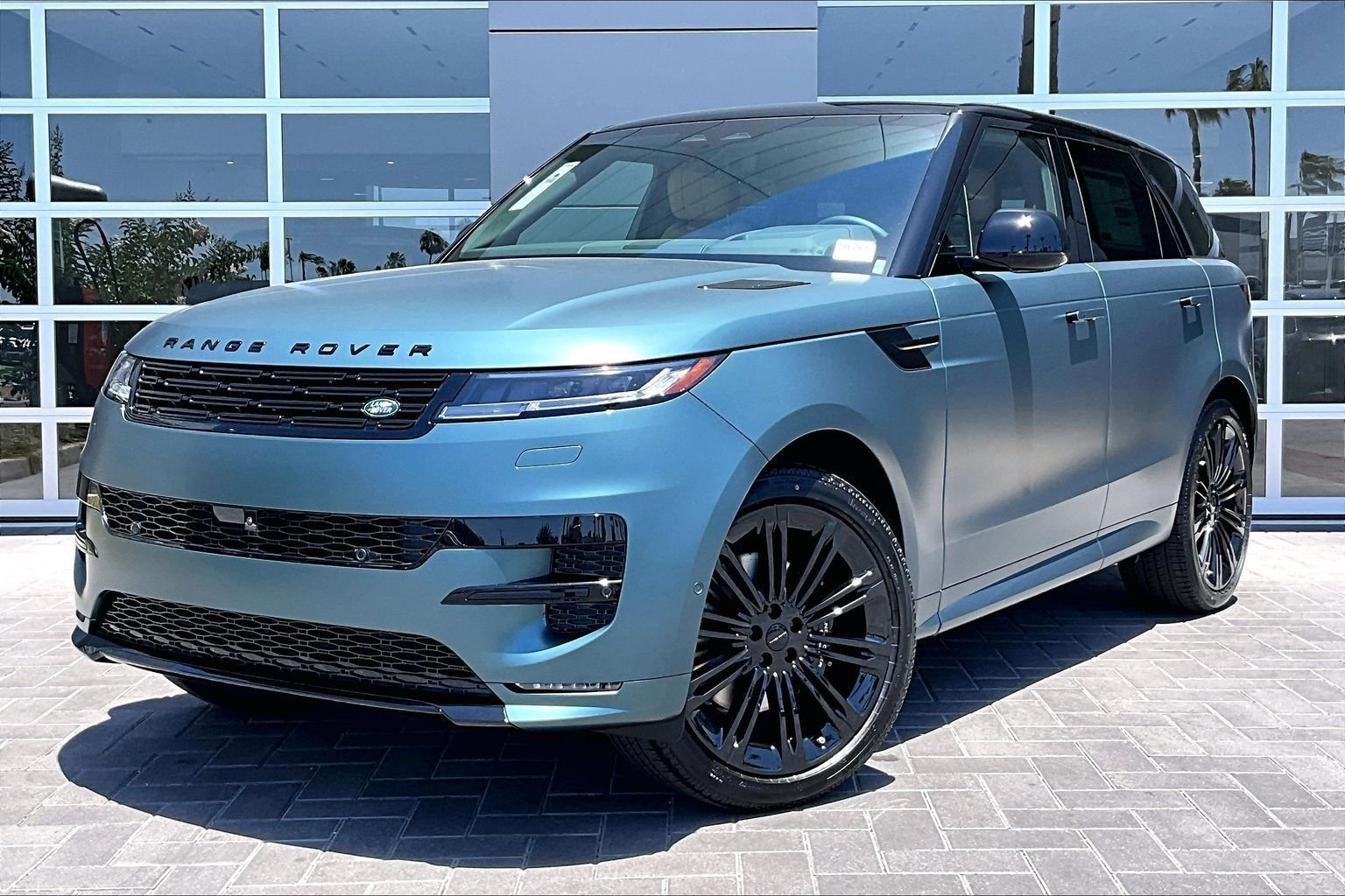 New 2026 Giola Green Land Rover Dynamic SE image 1