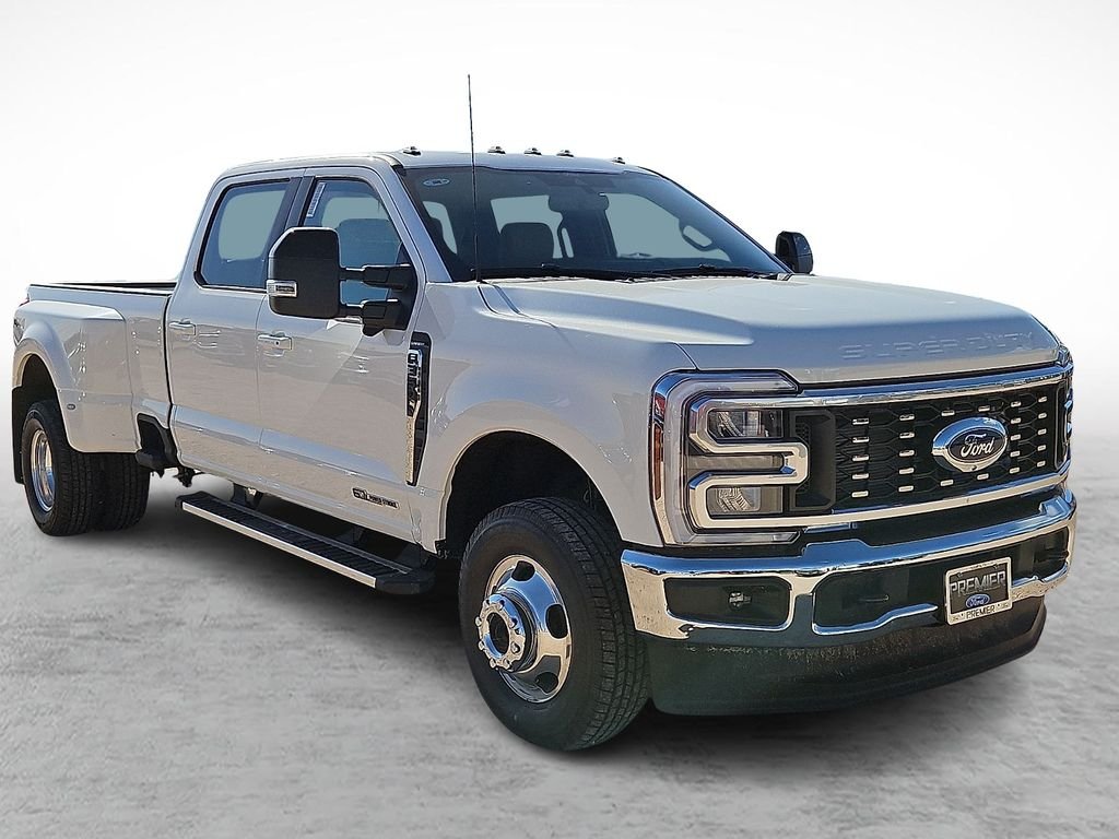 2026 Ford Super Duty F-350 Lariat