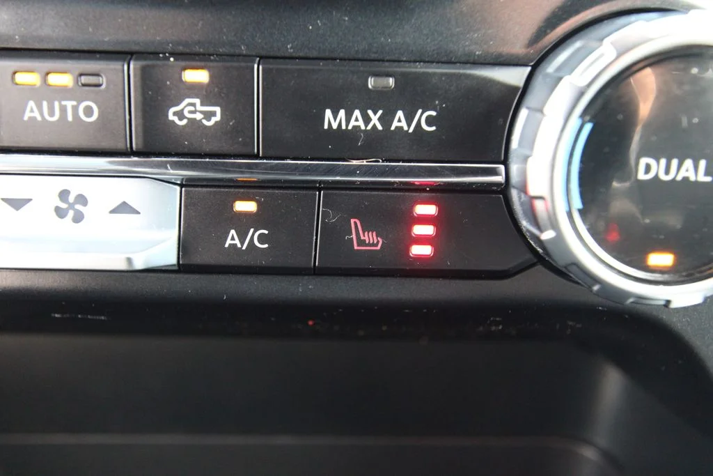 Used 2023 Oxford White Ford XLT image 13