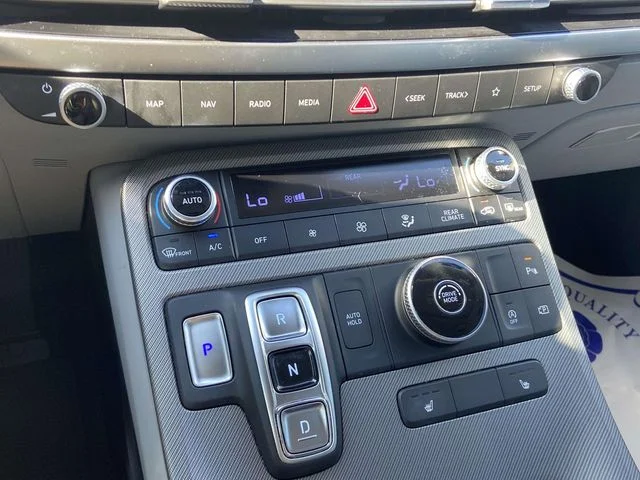 Used 2024 White Hyundai SEL image 20