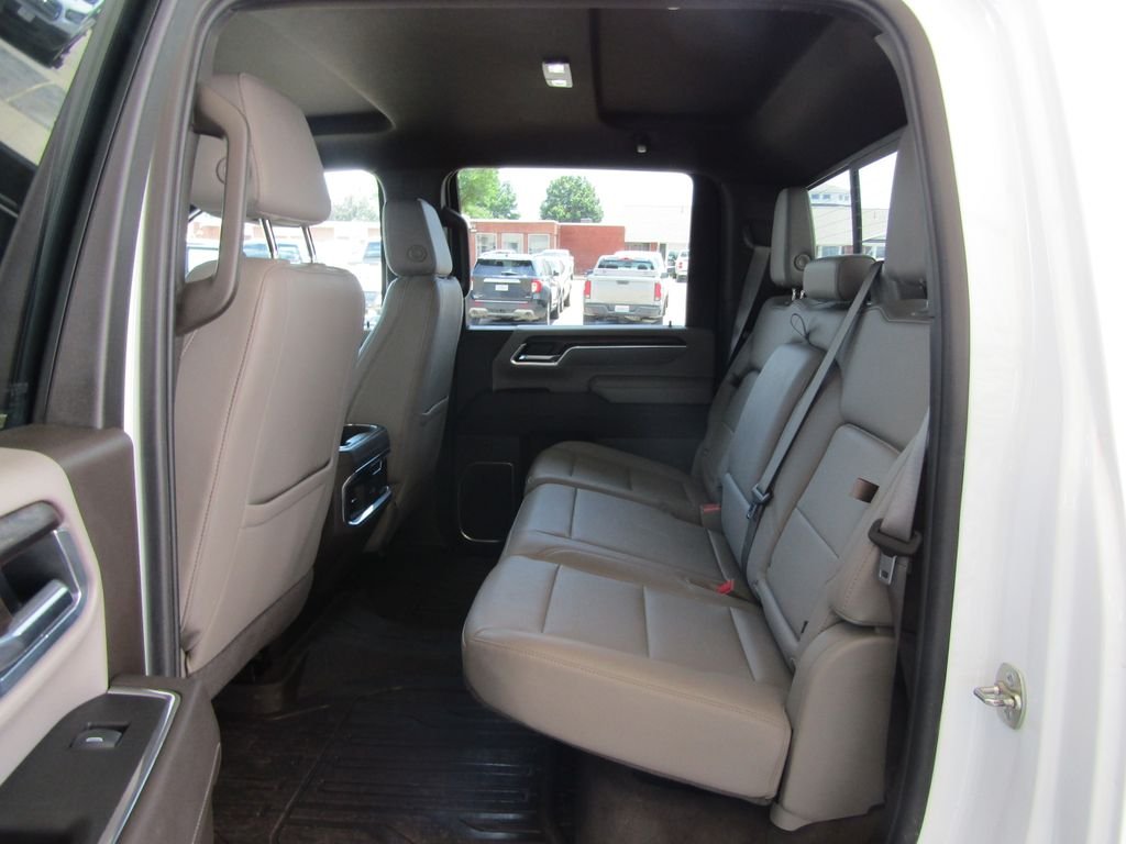 Used 2025 White GMC SLT image 38