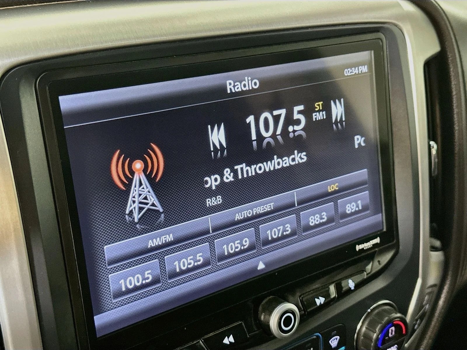 Used 2018 Quicksilver Metallic GMC SLT image 15