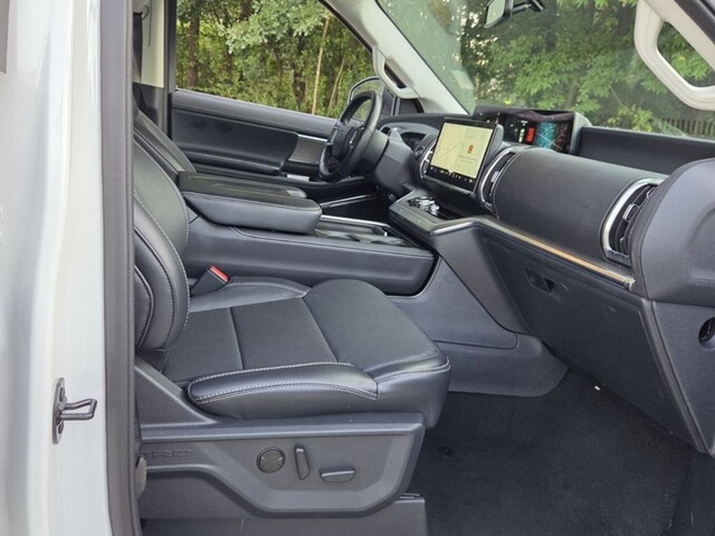 Used 2026 Oxford White Ford Platinum image 18