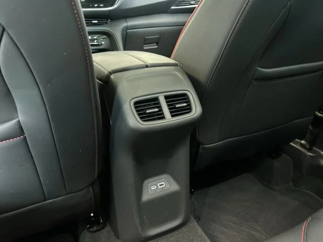 Used 2023 Black Buick Essence image 22