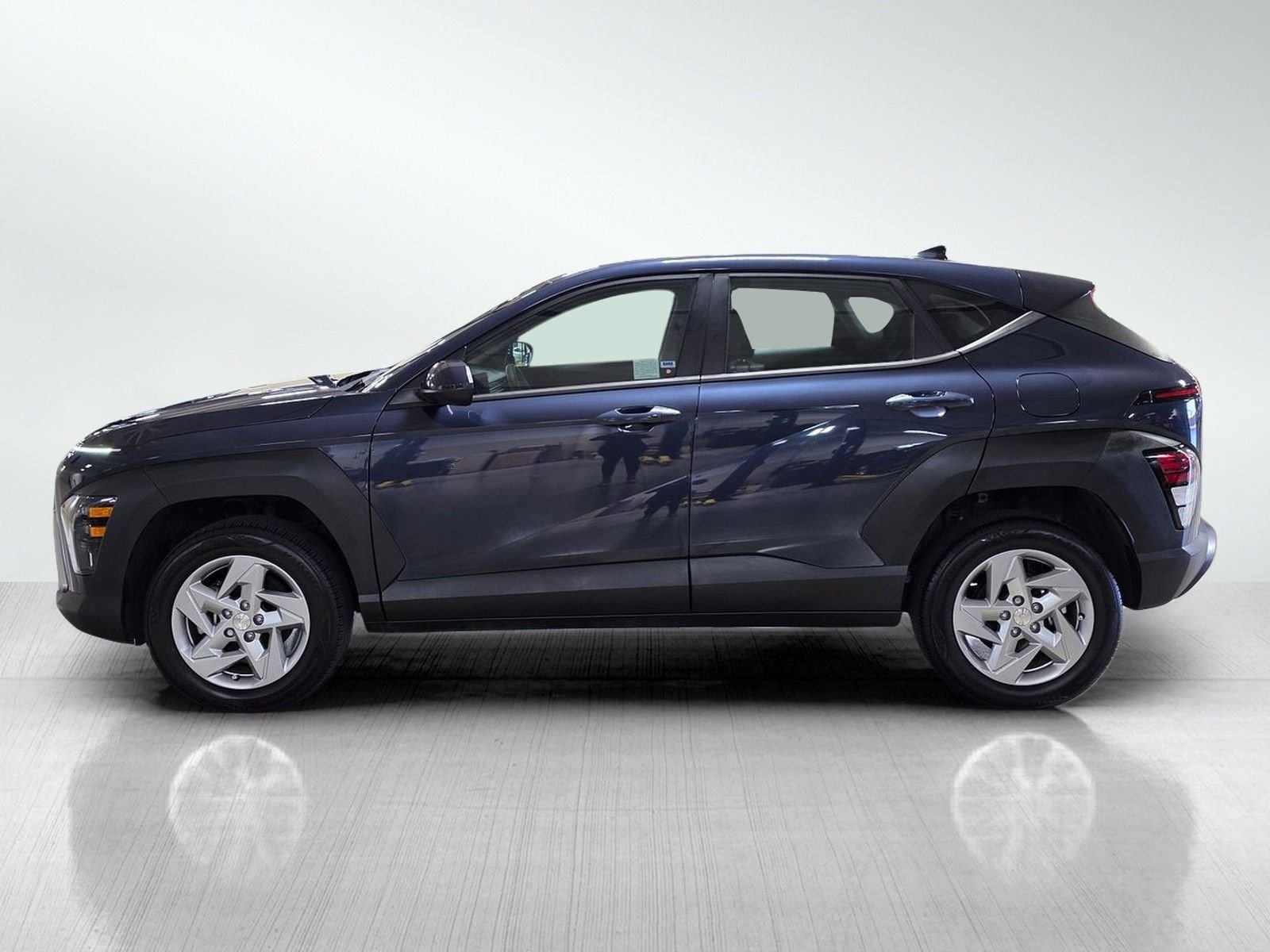 Used 2024 Denim Blue Pearl Hyundai SE image 4