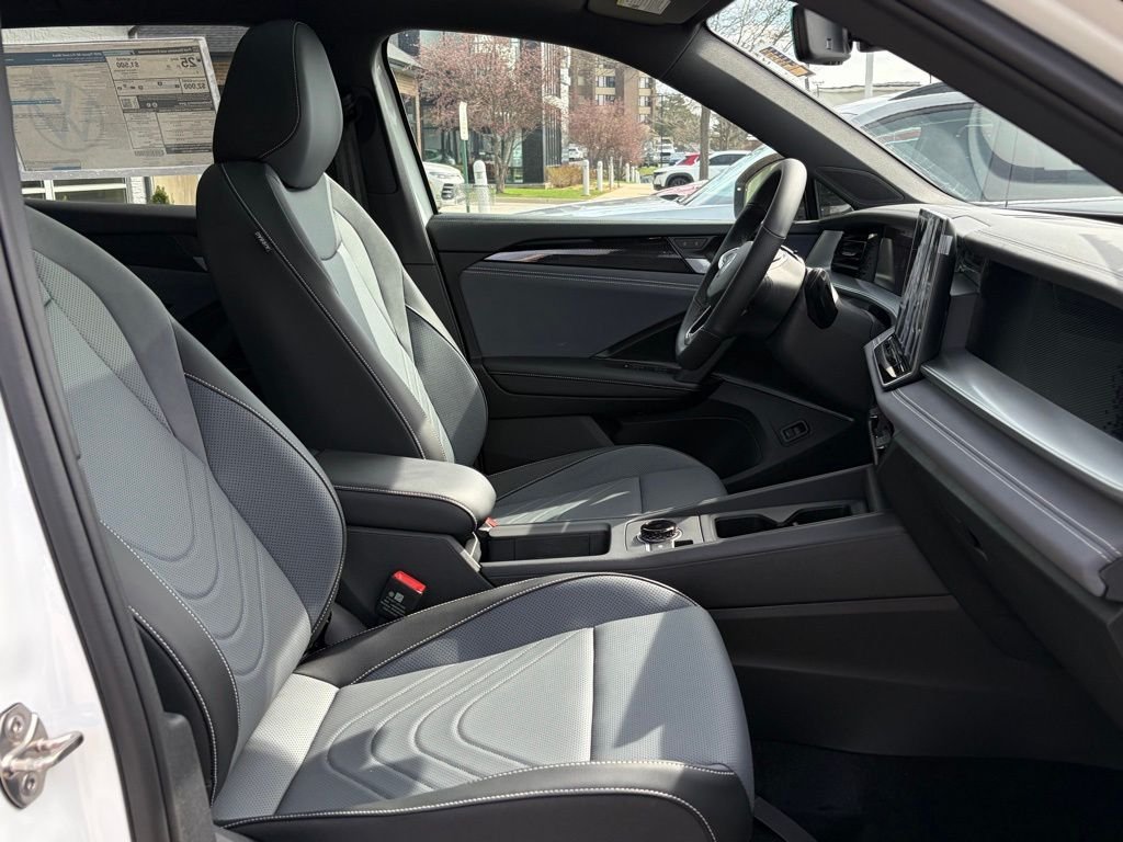 New 2026 Opal White W/Deep Black Roof Volkswagen 2.0T SE R-Line Black image 15