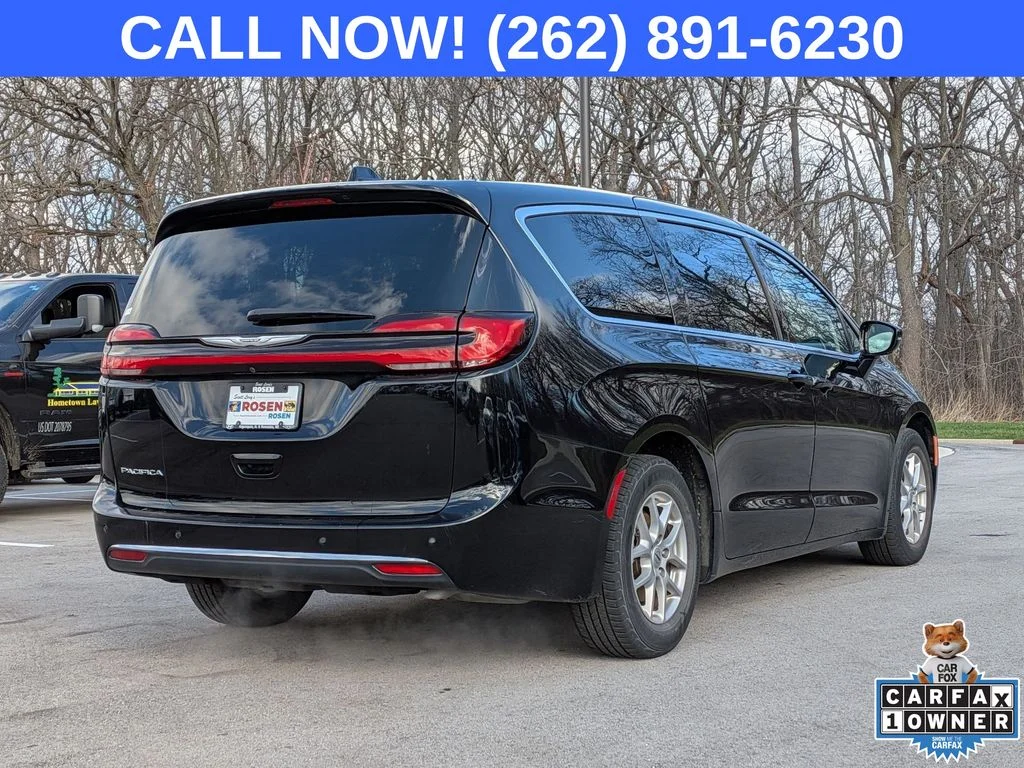Used 2024 Black Chrysler Touring L image 7