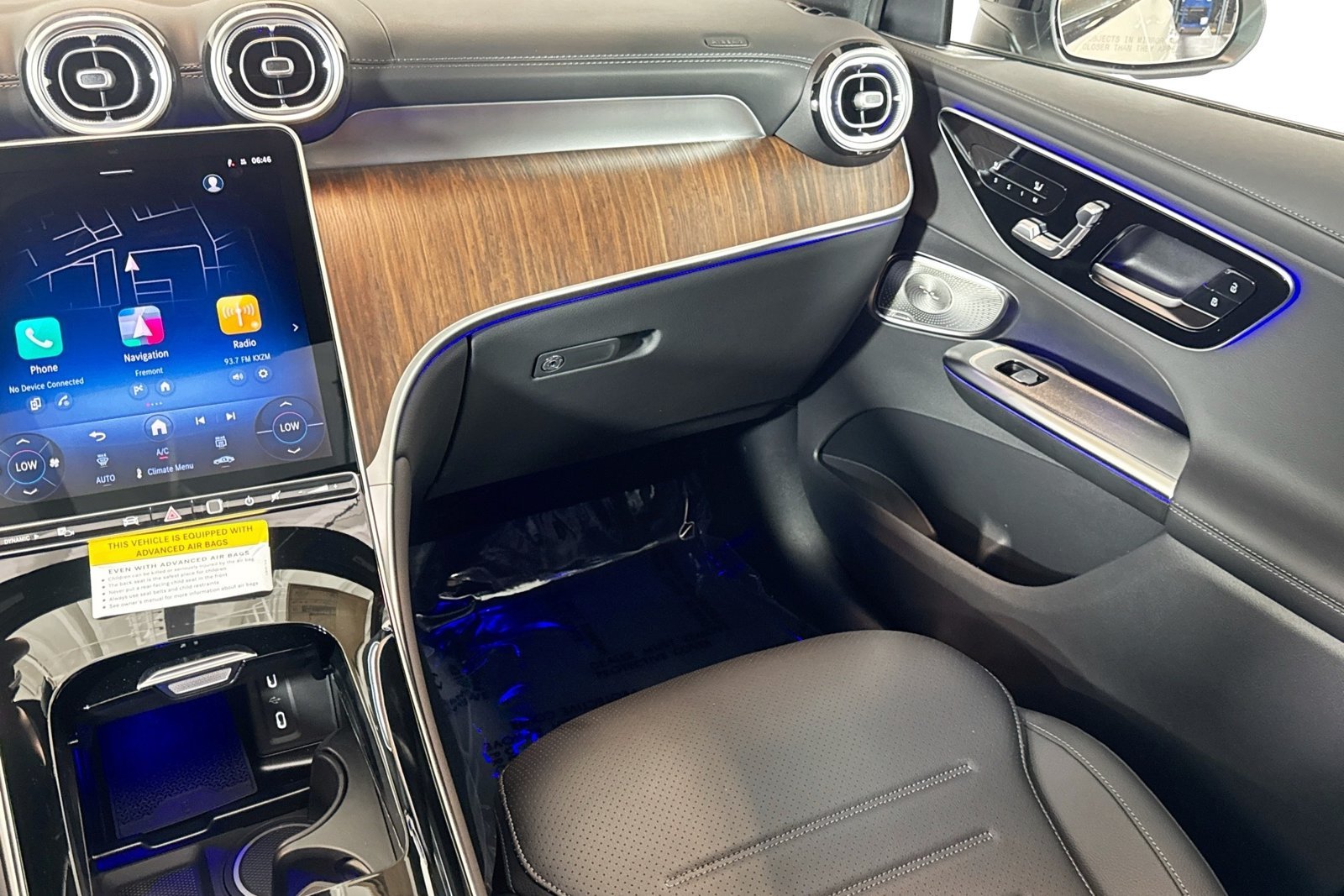 New 2026 Polar White Mercedes-Benz GLC 300 image 21