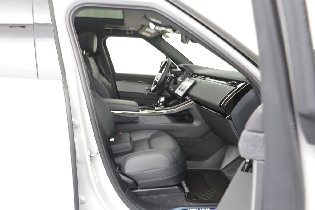 New 2026 Borasco Grey LAND ROVER SE image 20