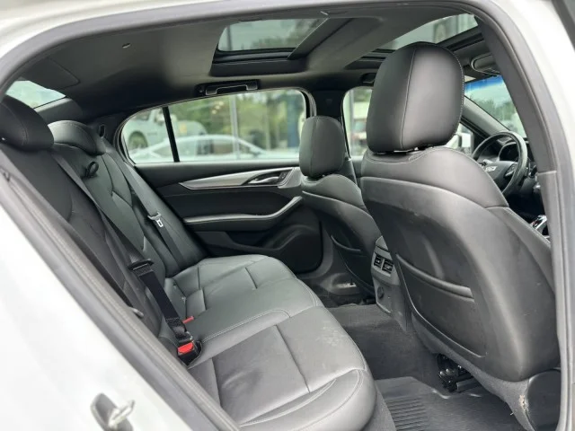 Used 2021 Crystal White Tricoat Cadillac Premium Luxury image 20