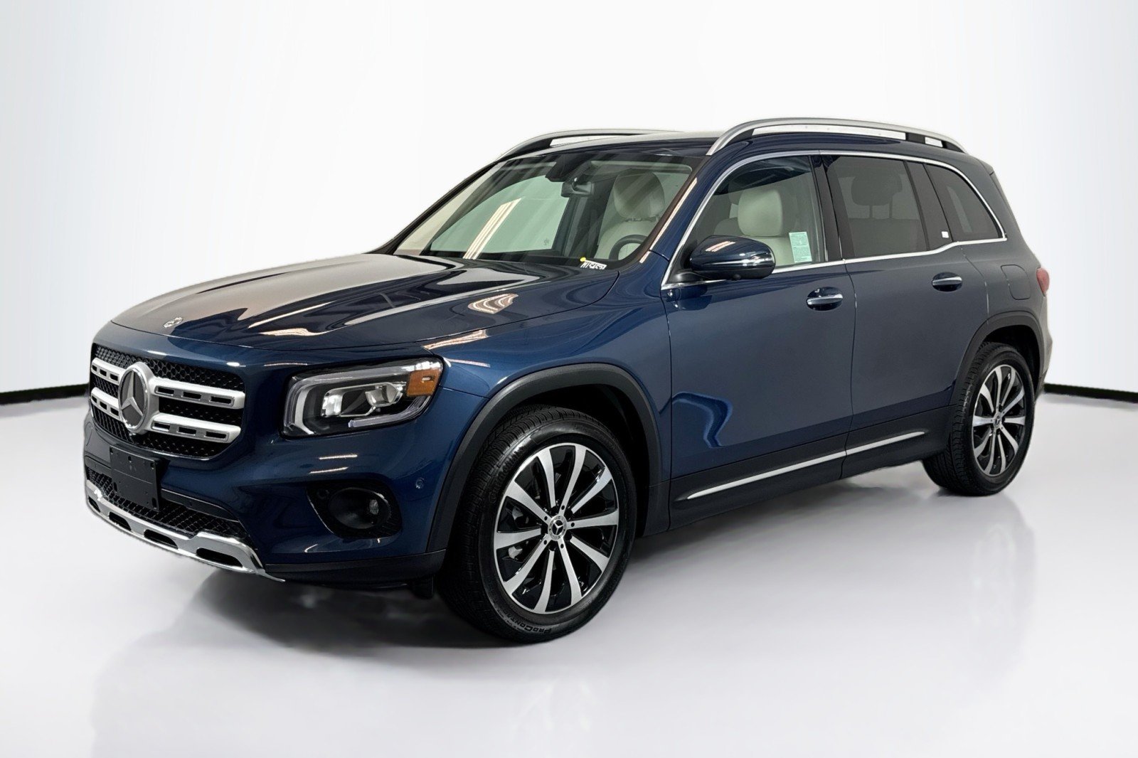 Certified Used 2022 Denim Blue Metallic Mercedes-Benz GLB 250 4MATIC® SUV image 1
