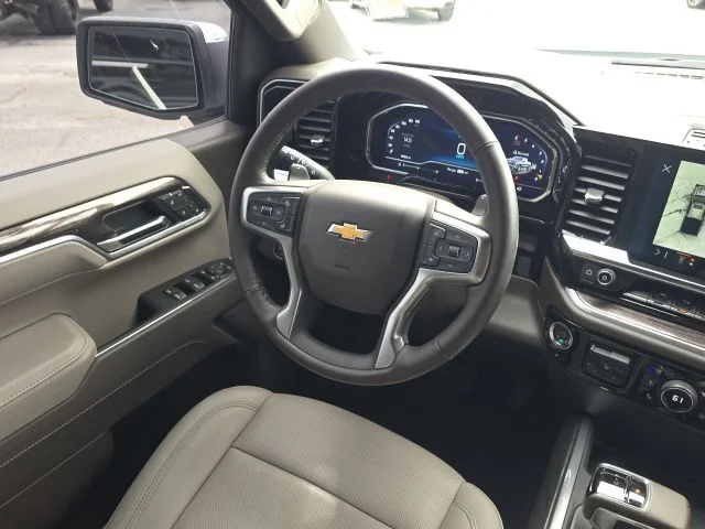 Used 2025 White Chevrolet LTZ image 39