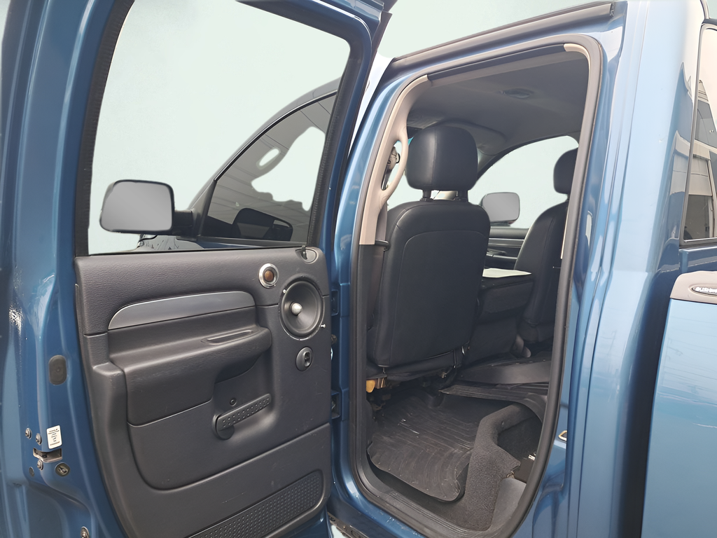 Used 2004 Blue Dodge SLT image 11