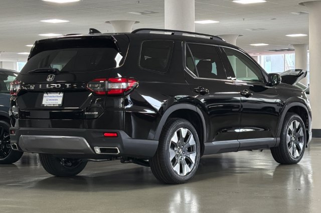 New 2026 Crystal Black Pearl Honda Touring image 4