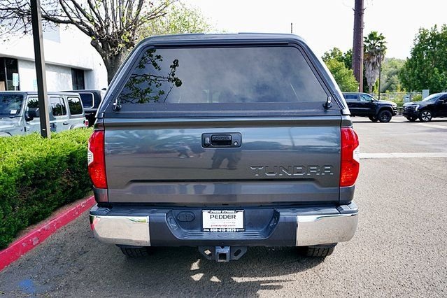 Used 2014  Toyota SR5 image 8