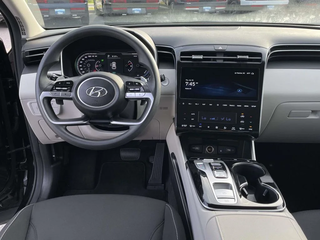 Used 2024 Black Pearl Hyundai Blue image 4