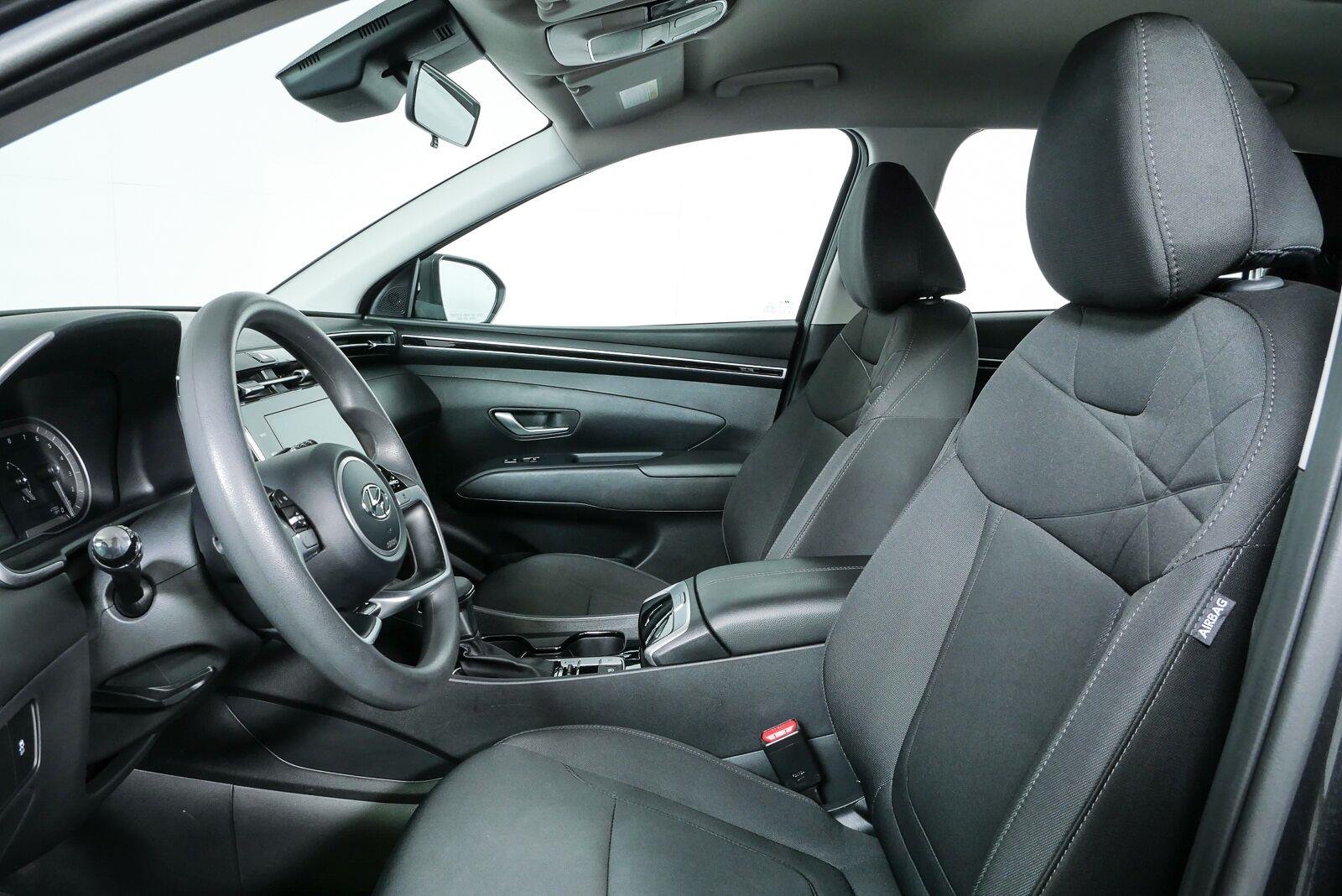 Used 2023 Portofino Gray Hyundai SE image 5