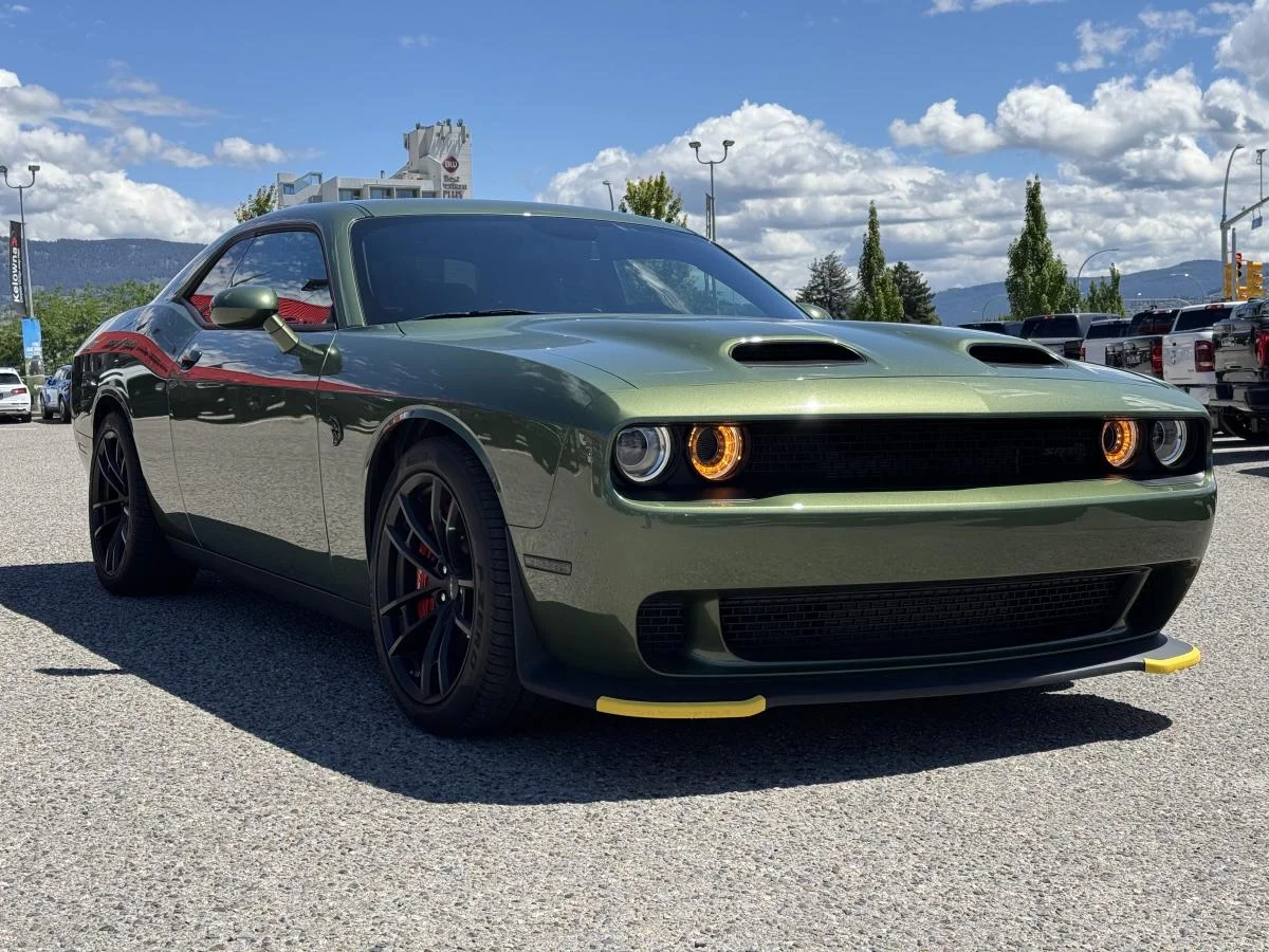 Used 2023 Green Dodge Srt Hellcat image 4