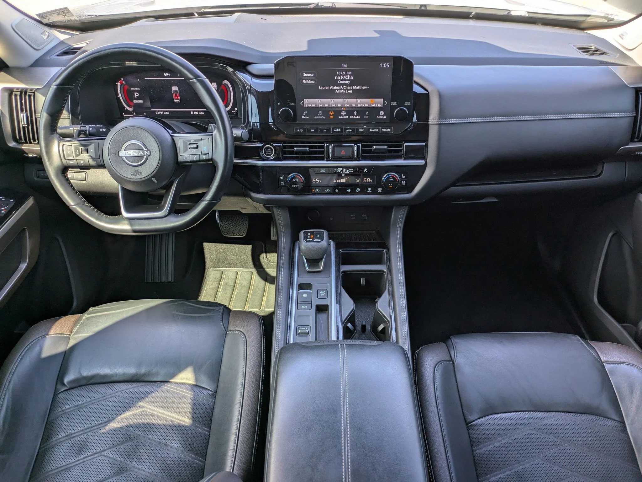 Used 2022 Solid Gray/Super Black Nissan Platinum image 16