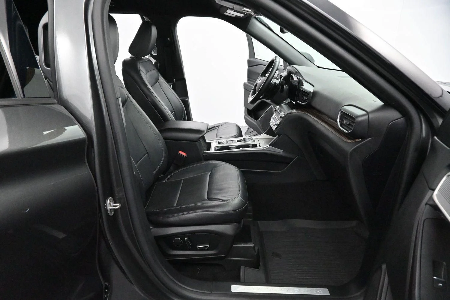 Used 2020 Magnetic Ford Limited image 33