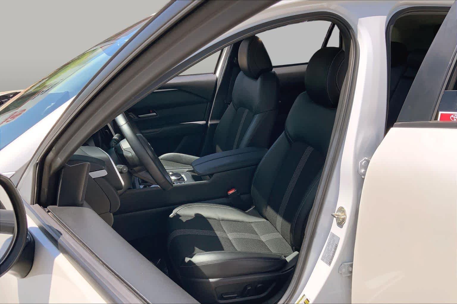 Used 2025 Wind Chill Pearl Mazda 2.5 S Preferred Package image 8