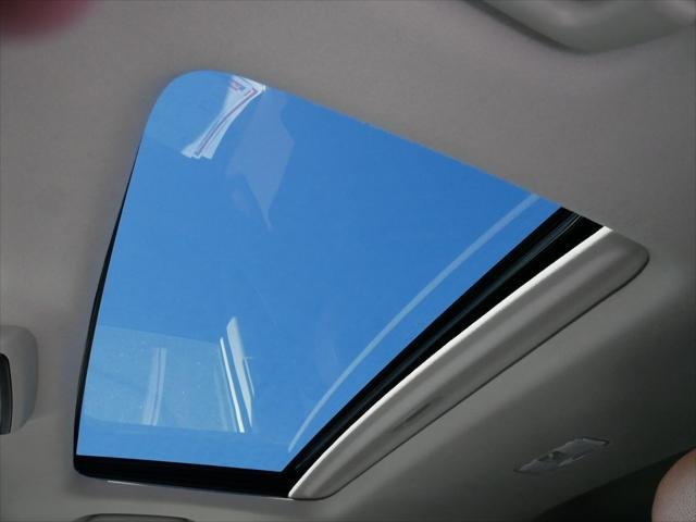Certified Used 2023 BLIZZARD PEARL Toyota  image 32